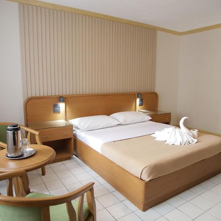 Hotel Soriente Манила Экстерьер фото